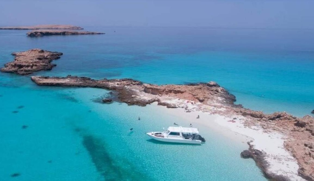 Ocean, Wadi & Desert 